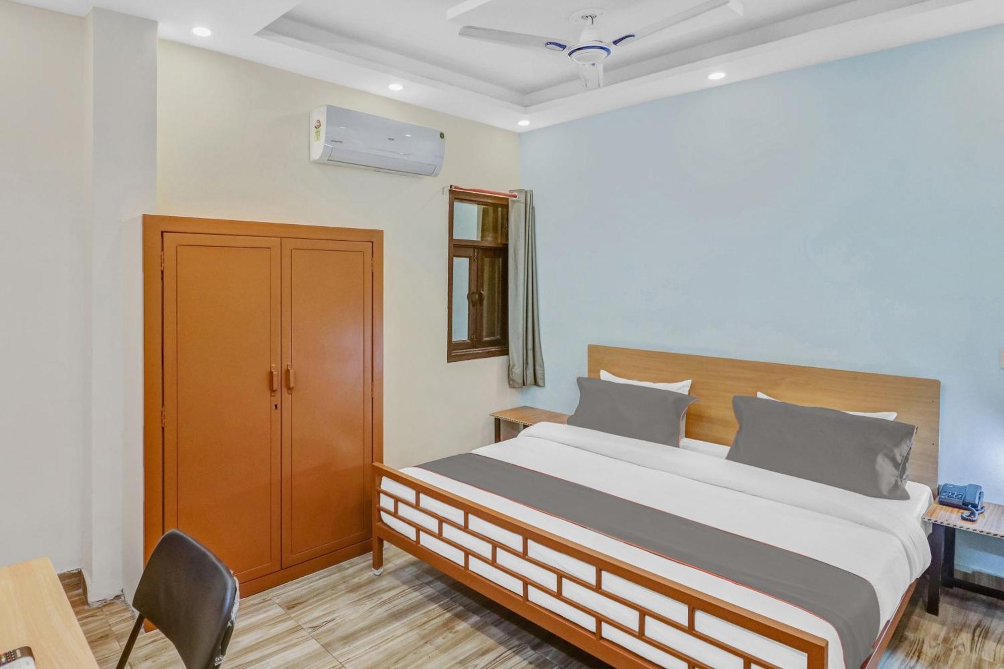 Super Capital O Moody Inn Delhi  Buitenkant foto