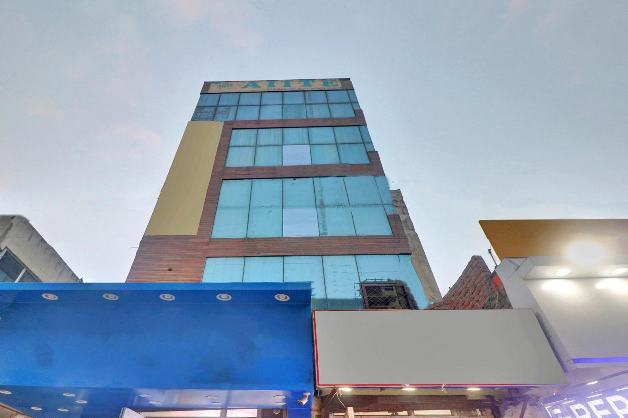 Super Capital O Moody Inn Delhi  Buitenkant foto